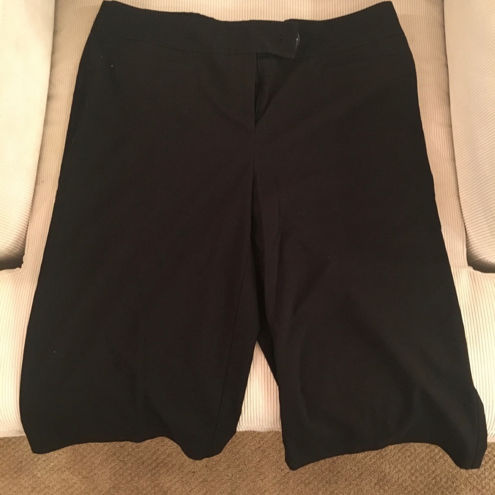 Nine & Co black dress shorts - 14
